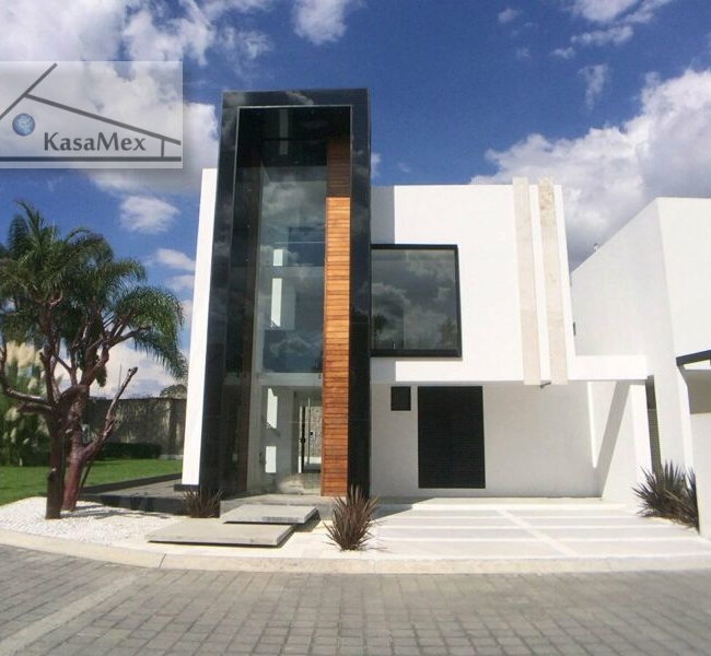 Puebla- Carretera Atlixco Venta Residencia Nuevecita con alberca privada y Seguridad.